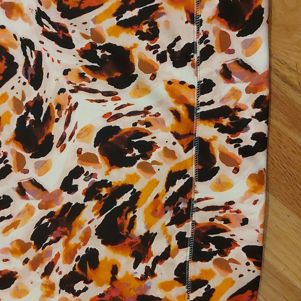 Womens' Multicolor Patterned Top - Picture 7 of 9